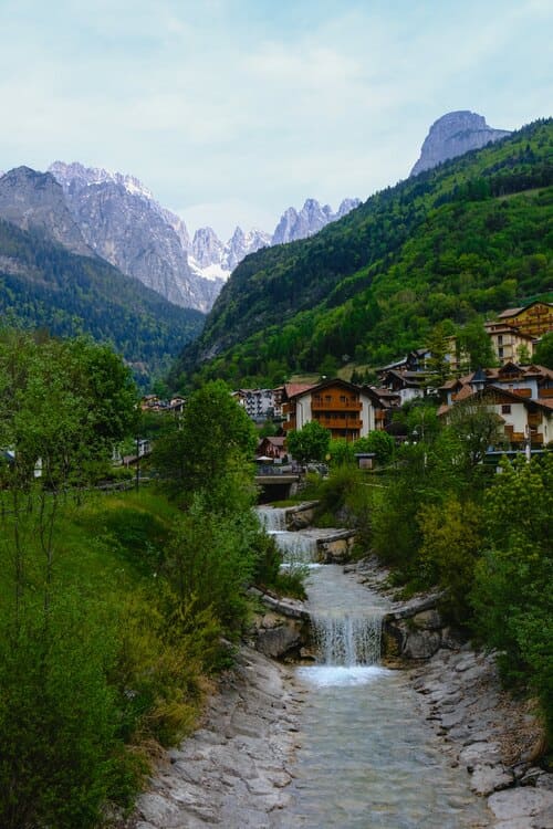 Borgo e paesaggio: esperienze e percorsi